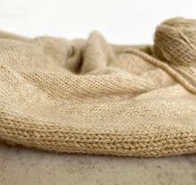 Load image into Gallery viewer, camel hair yarn
