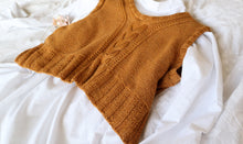 Load image into Gallery viewer, knitted camel hair vest
