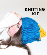 Load image into Gallery viewer, Knitting Kit for Beginner, Blue Knit hat kit, beginner knitting kit, Knitting tool kit for beginners, Chunky yarns kit, Big merino wool kit
