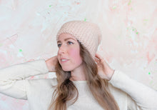 Load image into Gallery viewer, Beginner Knitting Kit, Super Chunky hat kit, knitting kit for beginners, Chunky knit beanie kit, Christmas gift
