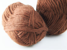 Load image into Gallery viewer, thick merino wool yarn
